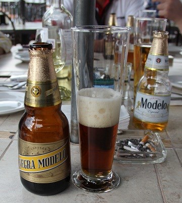 255- Negra Modelo
